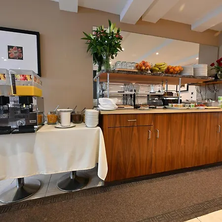 Kensington Court - Earls Court Hotel London