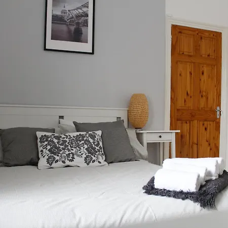 Modern Ground Floor Flat - 15 Min To Central Appartement Londres