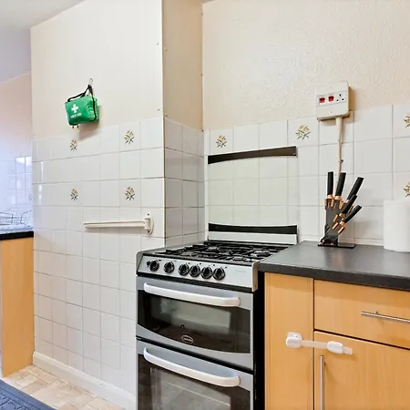 Kensington 3 Bedroom Flat Close2subway Apartment