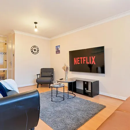 Kensington 3 Bedroom Flat Close2subway London