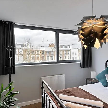 Kensington 3 Bedroom Flat Close2subway London
