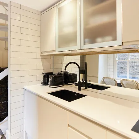 The Designers Kensington - Stylish 1bdr Flat Apartment London