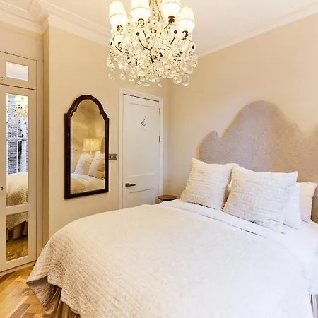 The Designers Kensington - Stylish 1bdr Flat *