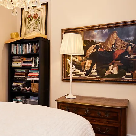The Designers Kensington - Stylish 1bdr Flat * London