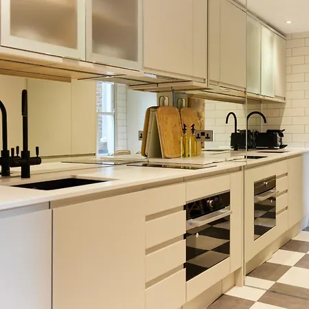 The Designers Kensington - Stylish 1bdr Flat Apartment