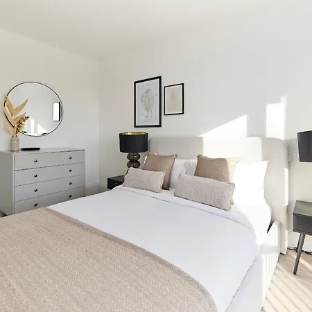 The Wembley Park Sanctuary - Stunning 2bdr Flat With Balcony *