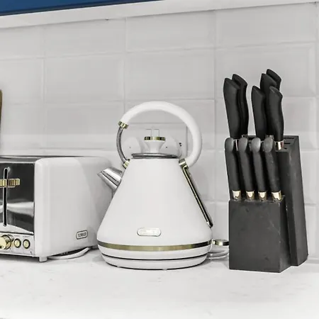 Apartmán Elegance: Spacious 2br For Urban Comfort *