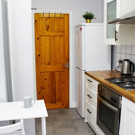 Modern Ground Floor Flat - 15 Min To Central Appartement *