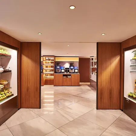 The Level At Melia White House מלון