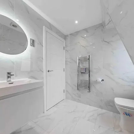 Appartement Serviced Apt In Central Lr3