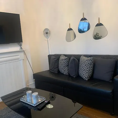 Сasa de vacaciones L A Place Croydon, London