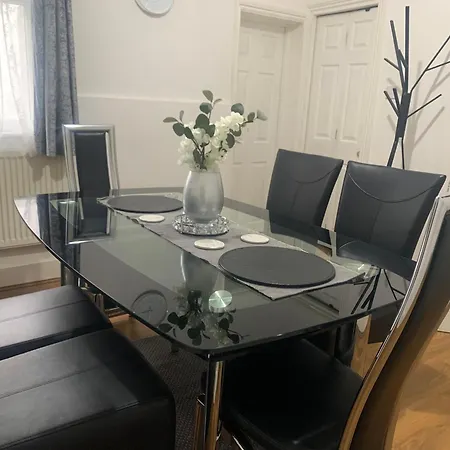 L A Place Croydon, London Сasa de vacaciones Norwood