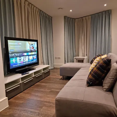 Charming & Large 1-bedroom In The Heart Of
