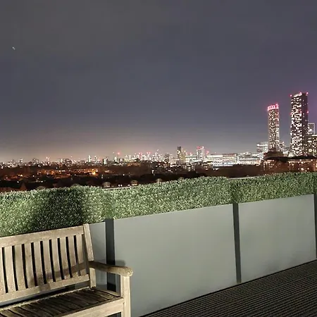 Charming & Large 1-bedroom In The Heart Of Apartment London