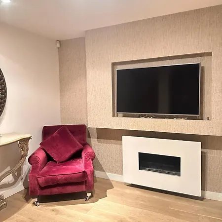 Spacious Flat - 2bhk * Londen
