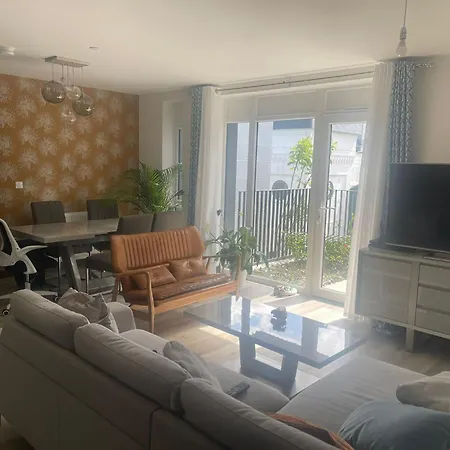 Stunning Spacious Double In A New-build Flat. Habitación en casa particular *