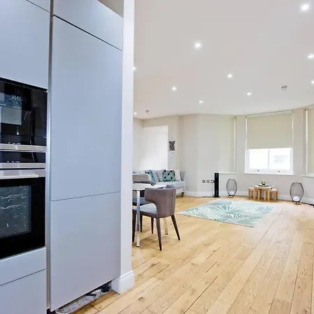 F1 Outstanding 1 Bed Duplex Londra