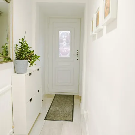 Lovely Three Bed At Tanglewood * ヒースロー