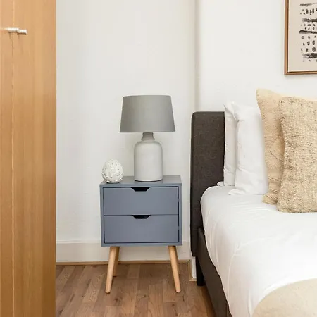 The Acton Luxury Flat Apartment London