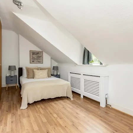 The Acton Luxury Flat Apartment *