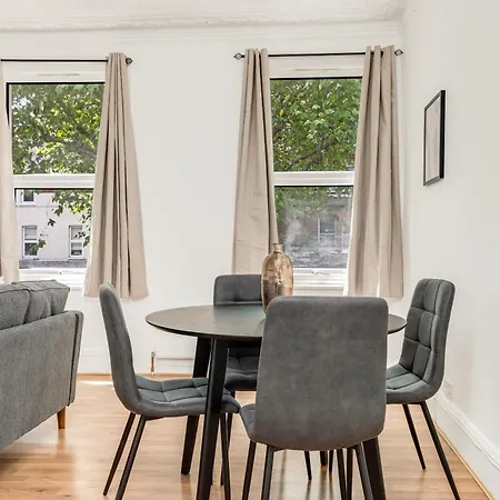 Apartment The Acton Luxury Flat