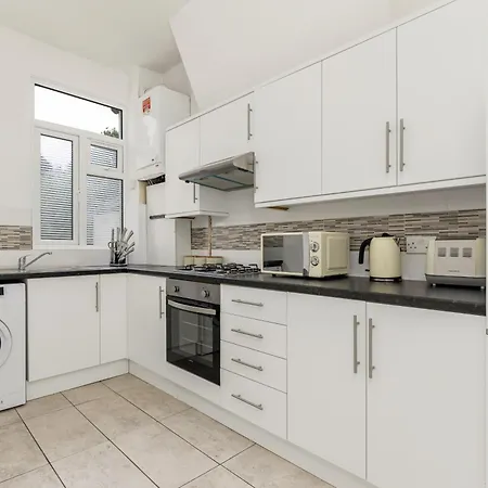 Apartment The Acton Luxury Flat London