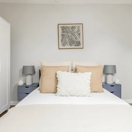 The Acton Luxury Flat Apartment London
