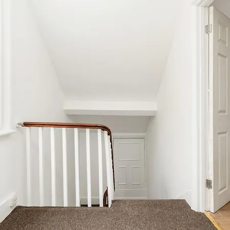 Apartment The Acton Luxury Flat London