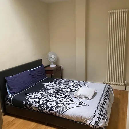 Apartment Spacious 3-bed In