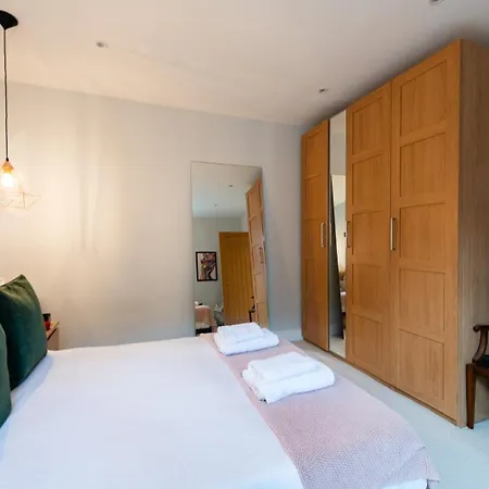 Apartment Gauden Road By Capital *