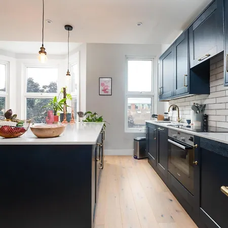 Apartment Gauden Road By Capital London