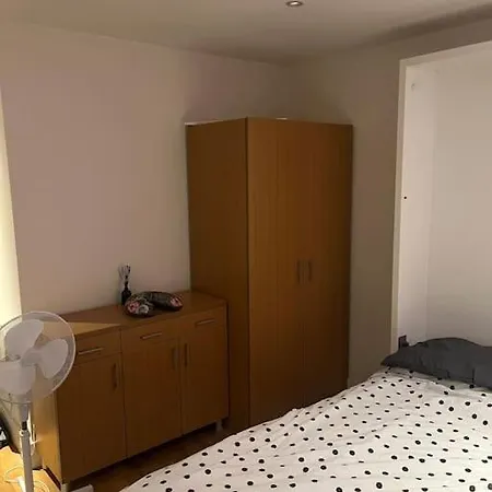 Appartement 1 Bed Flat In *