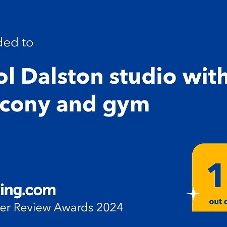 Cool Dalston Studio With Balcony And Gym