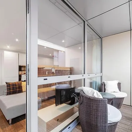 Charming & Large 1-bedroom In The Heart Of * London