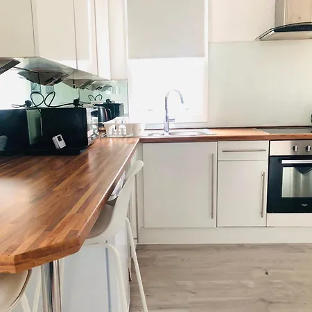 Bright Chiswick - Great Location *