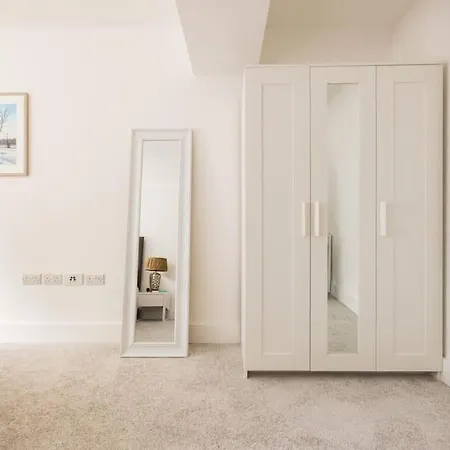 Apartment Wild Roses Serviced - Borough London