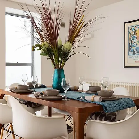 Wild Roses Serviced - Borough *