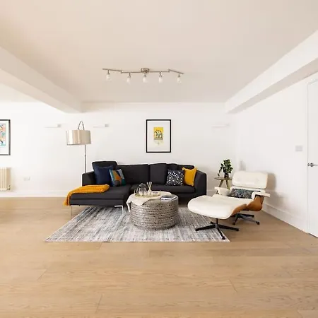 Wild Roses Serviced - Borough Apartment London