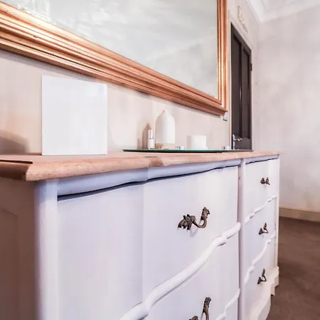 Chic 3-bedroom Family Retreat In Stratford, Fast Internet And Near Shops