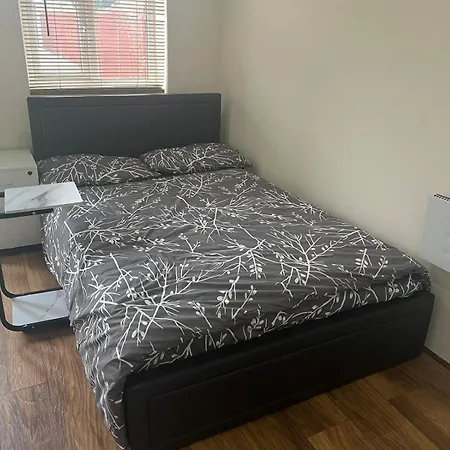 Modern In Rayners Lane Harrow Near Wembley Greater London Apartment *