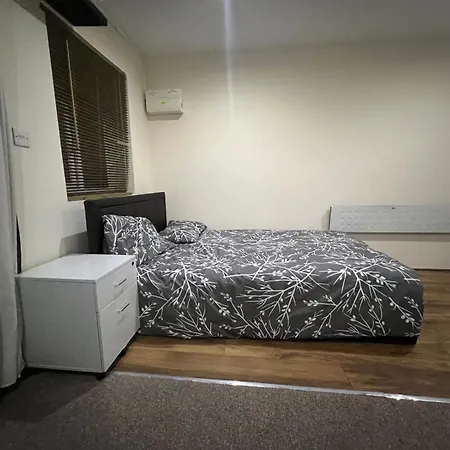 Modern In Rayners Lane Harrow Near Wembley Greater London