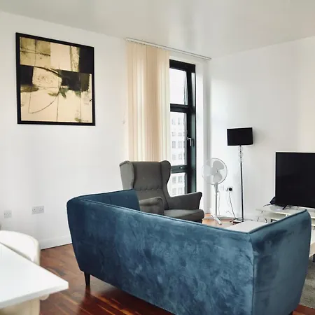 2 Bedroom Discovery Dock Apartment