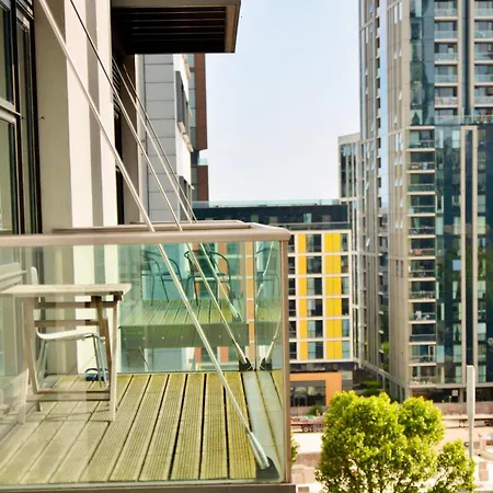 2 Bedroom Discovery Dock London
