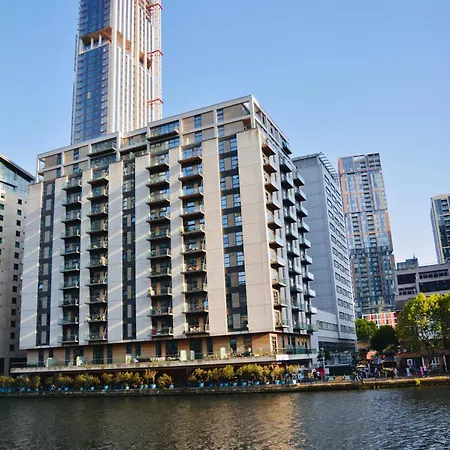 2 Bedroom Discovery Dock * London