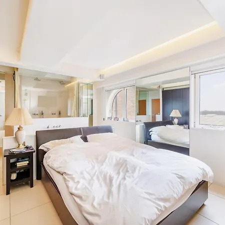 Beautiful 1 Bed On The River * London