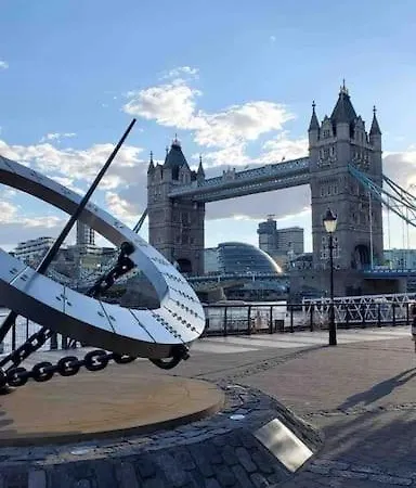 Cosy Tower Bridge Hideaway - Ground Floor * Londres
