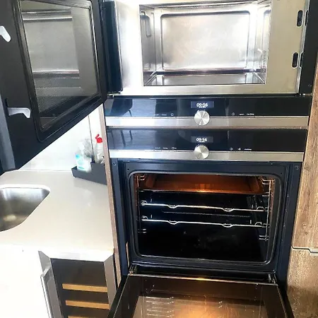 3 Bedroom Penthouse With Private Terrace, Battersea, Nine Elms Apartmán Londýn