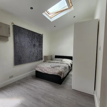 Town Centre Apartment Ilford