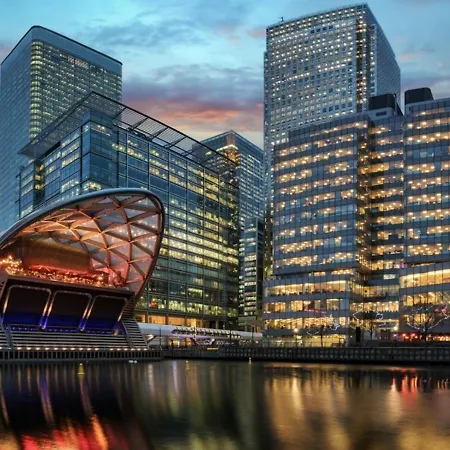 Canary Wharf Skyline Sanctuary * London