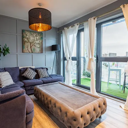 Canary Wharf Skyline Sanctuary Apartment